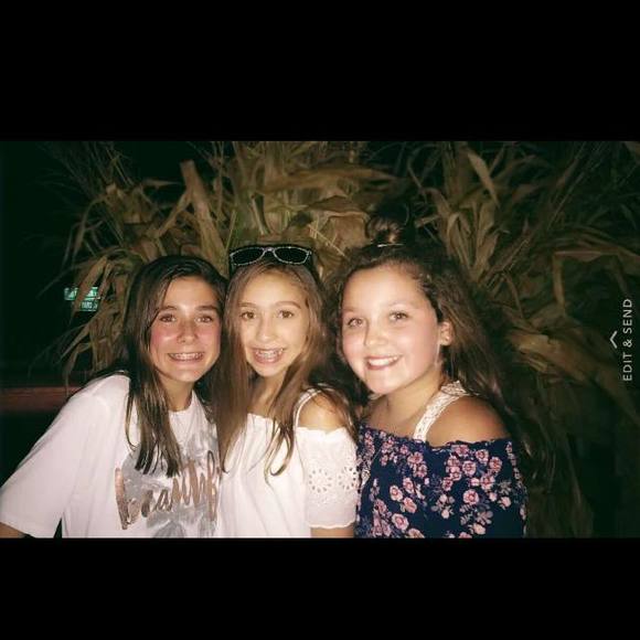 Meet your Posher, Isabella - Picture 1 of 1